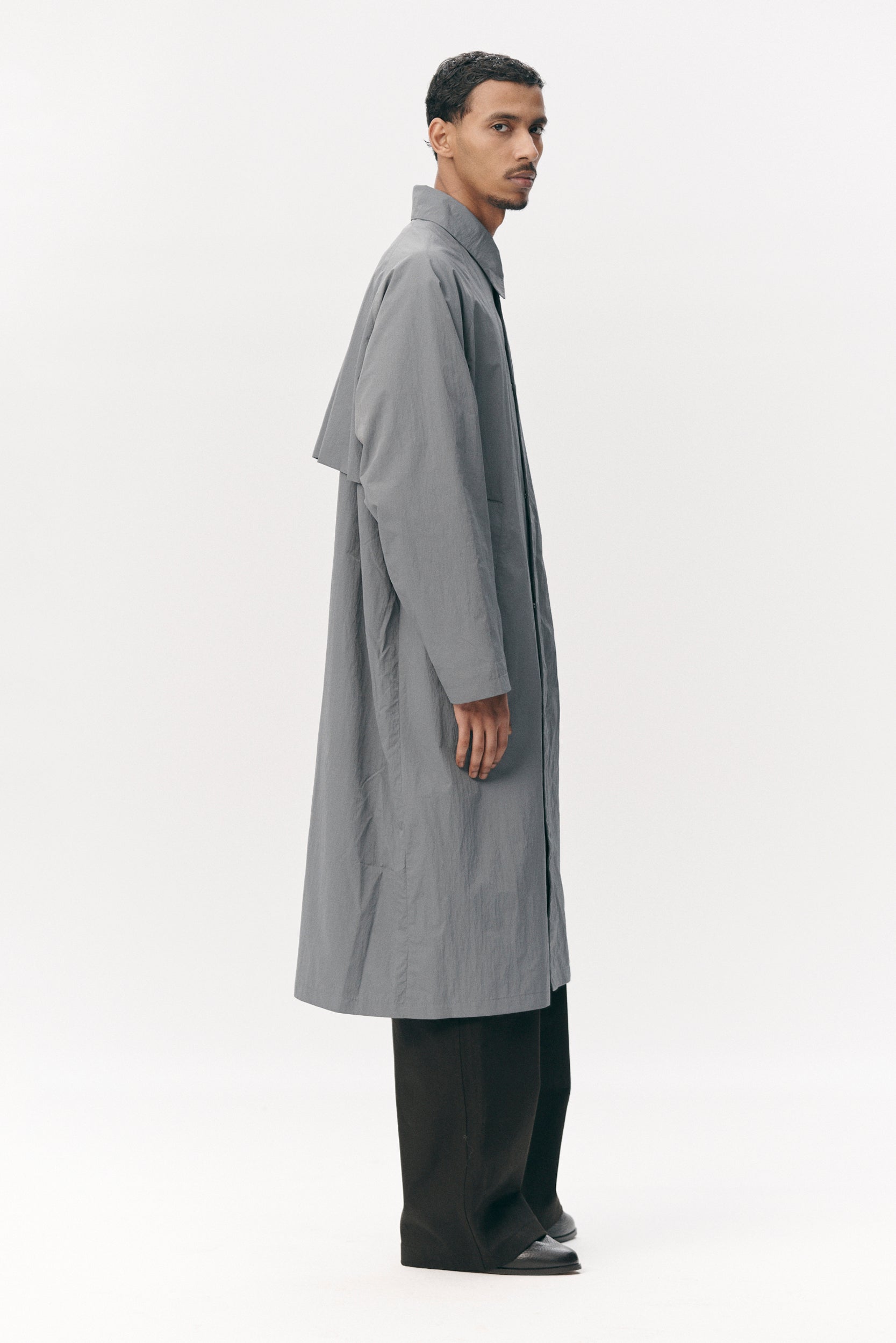 LONG COACH CRINCLE NYLON SS26 GREY BLUE