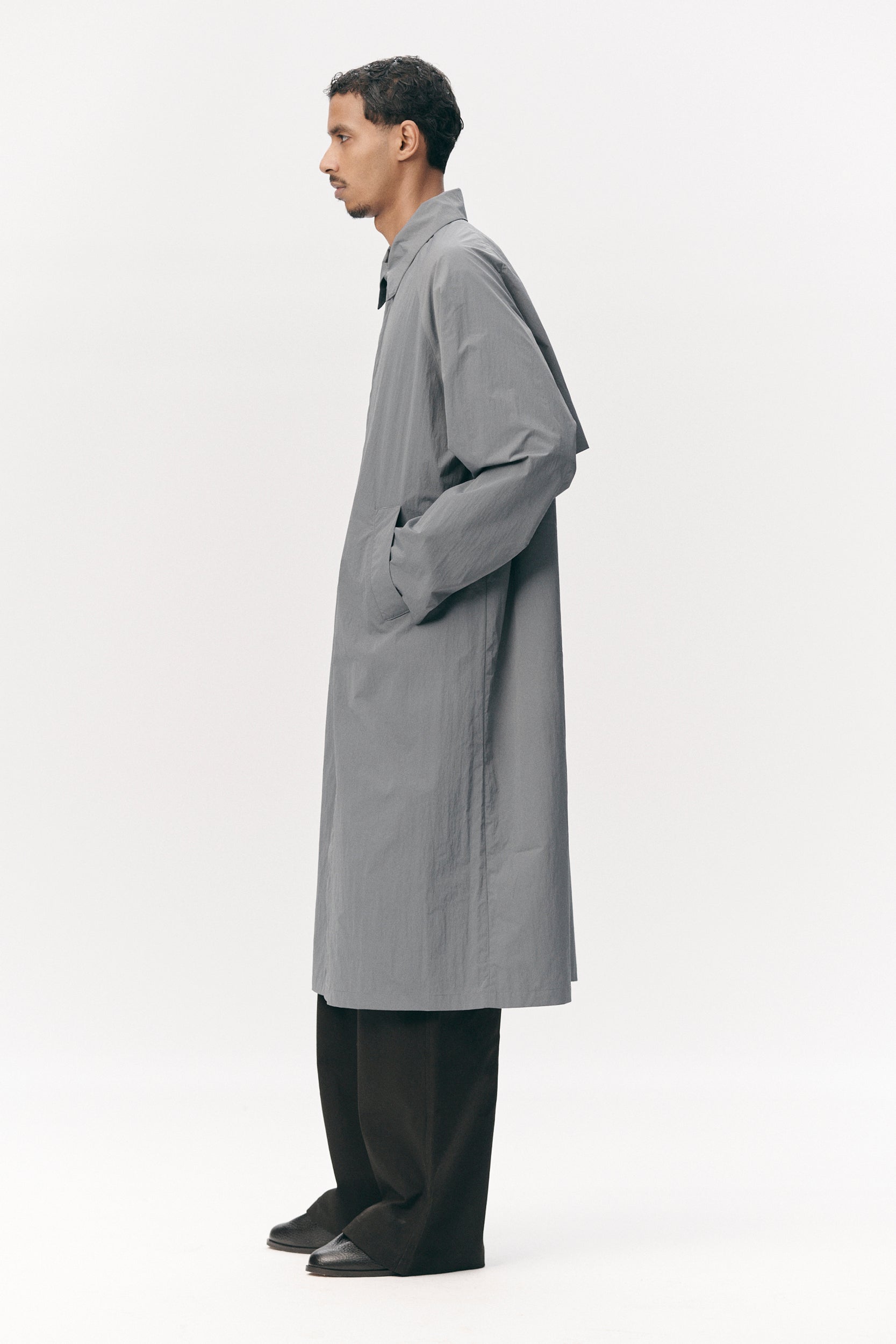 LONG COACH CRINCLE NYLON SS26 GREY BLUE