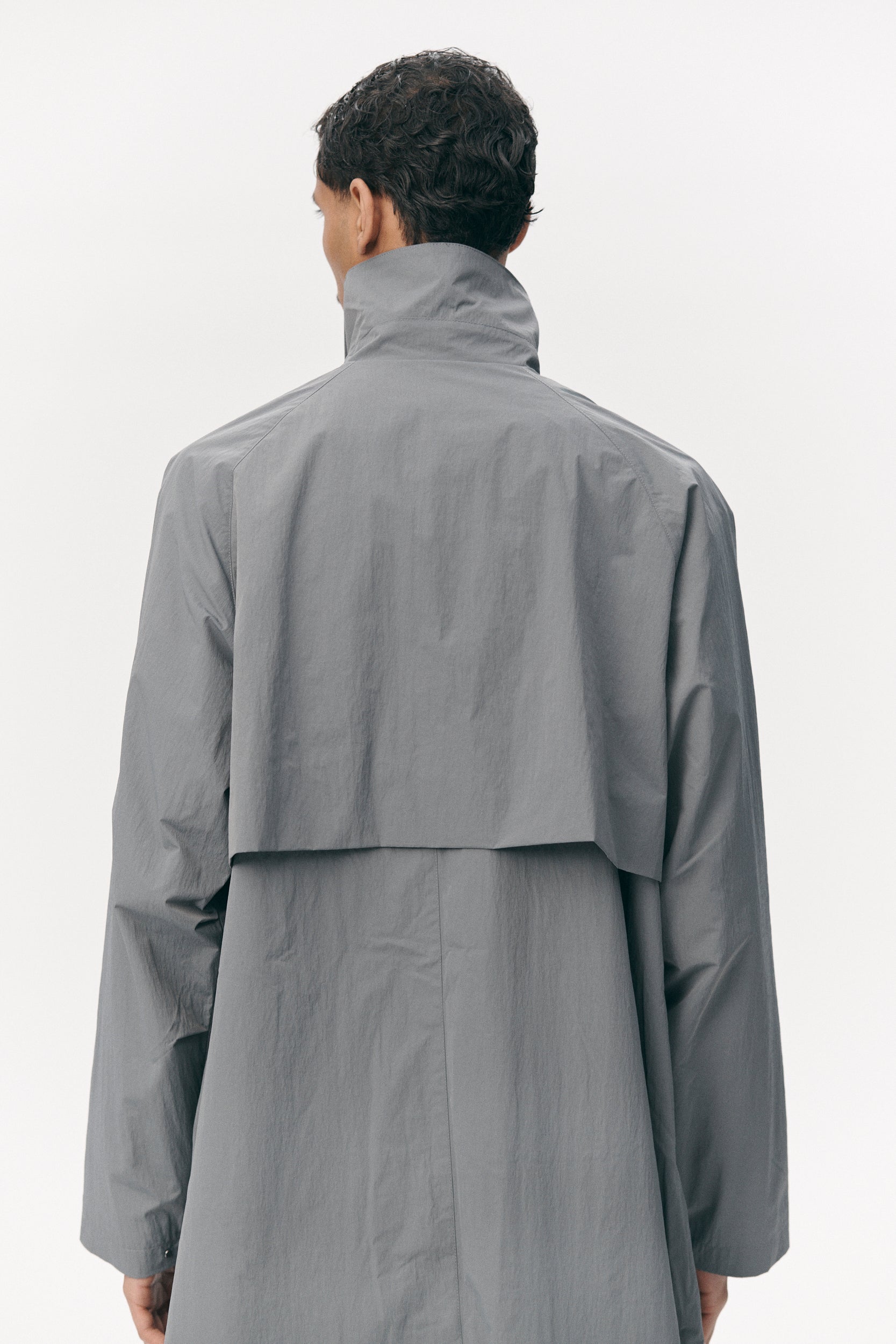 LONG COACH CRINCLE NYLON SS26 GREY BLUE