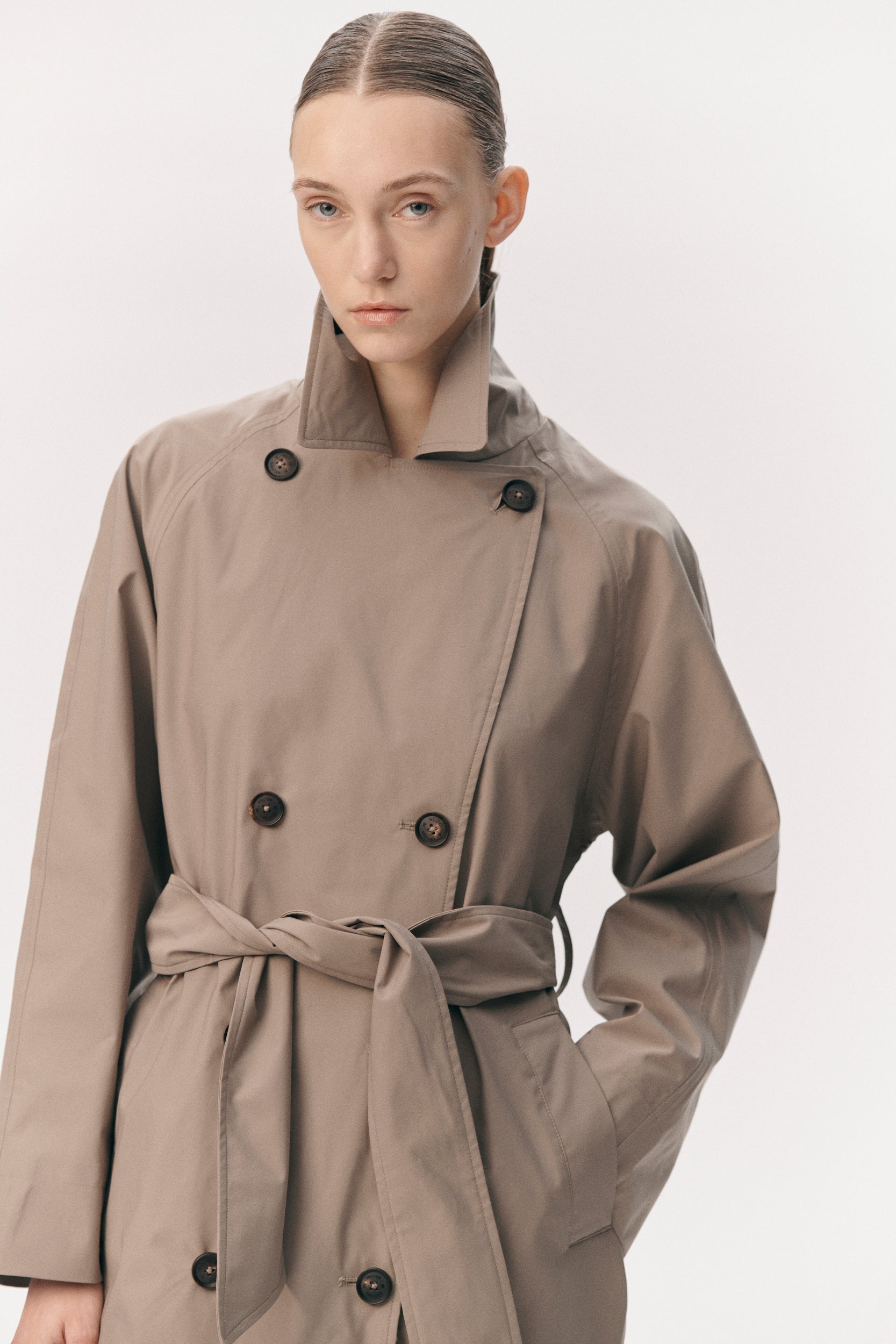 ROOMY TRENCH TECH TWILL SS26 LIGHT ARMY