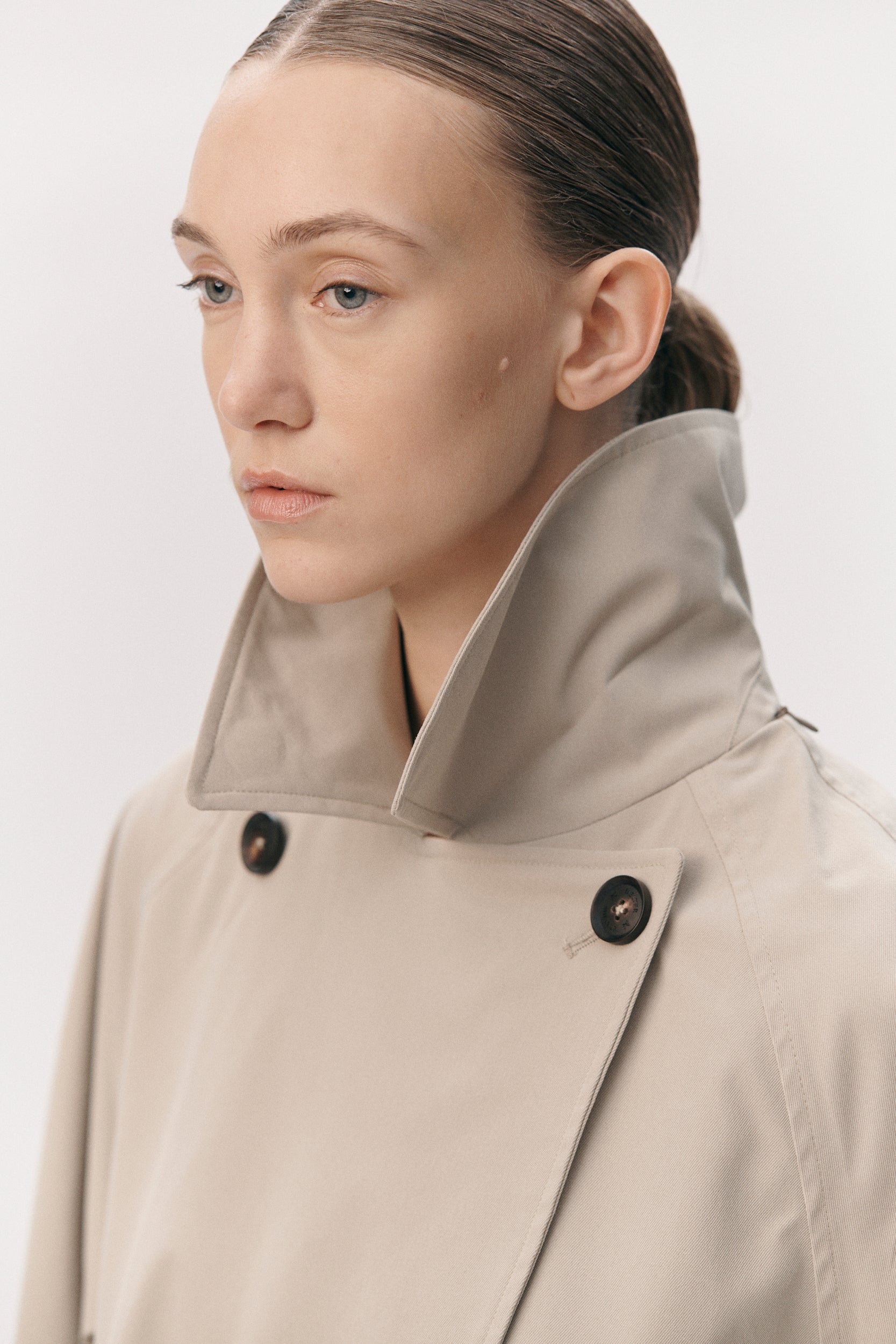 ROOMY TRENCH STRETCH TWILL SS26 LIGHT ARMY