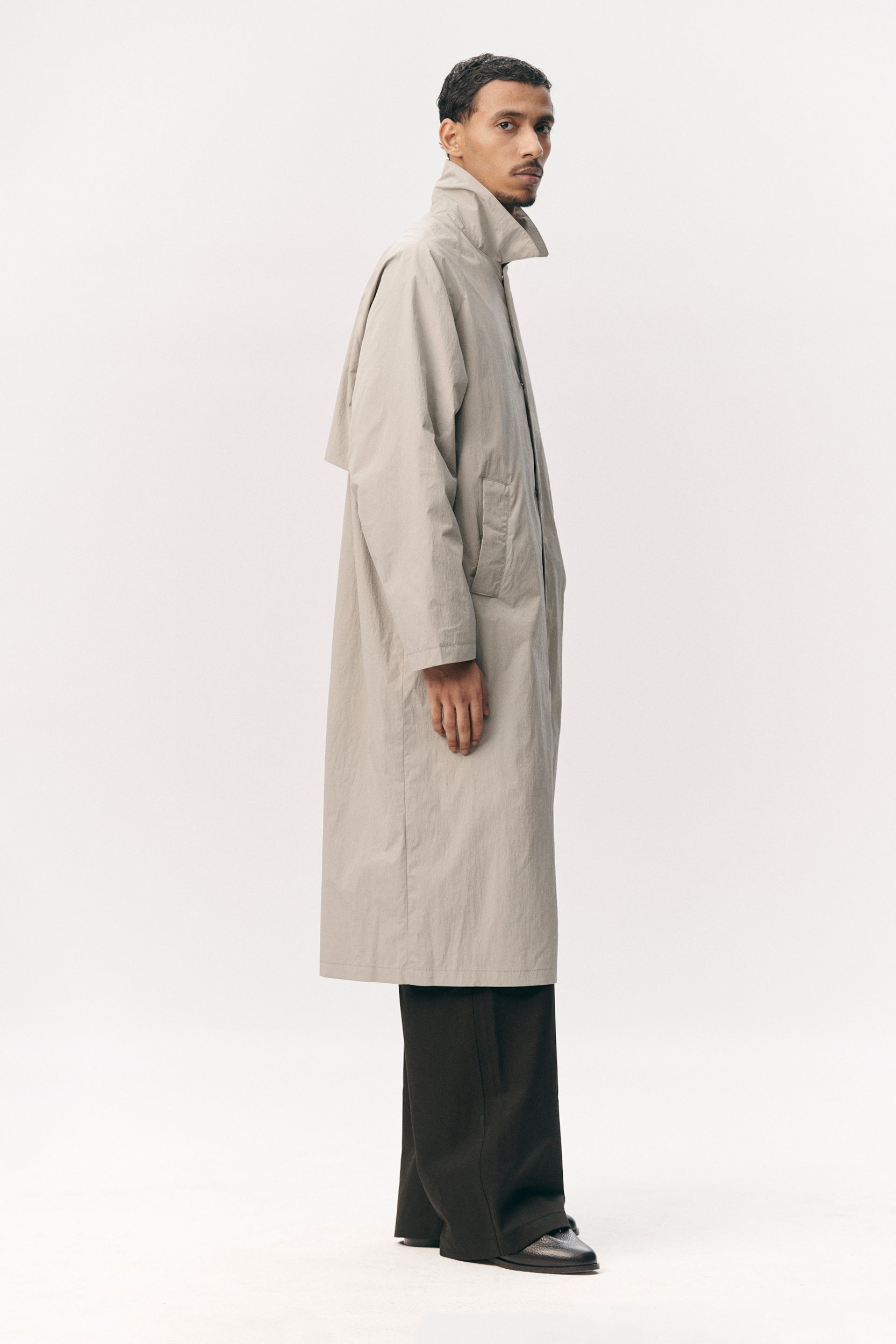 LONG COACH CRINCLE NYLON SS26 SAGE