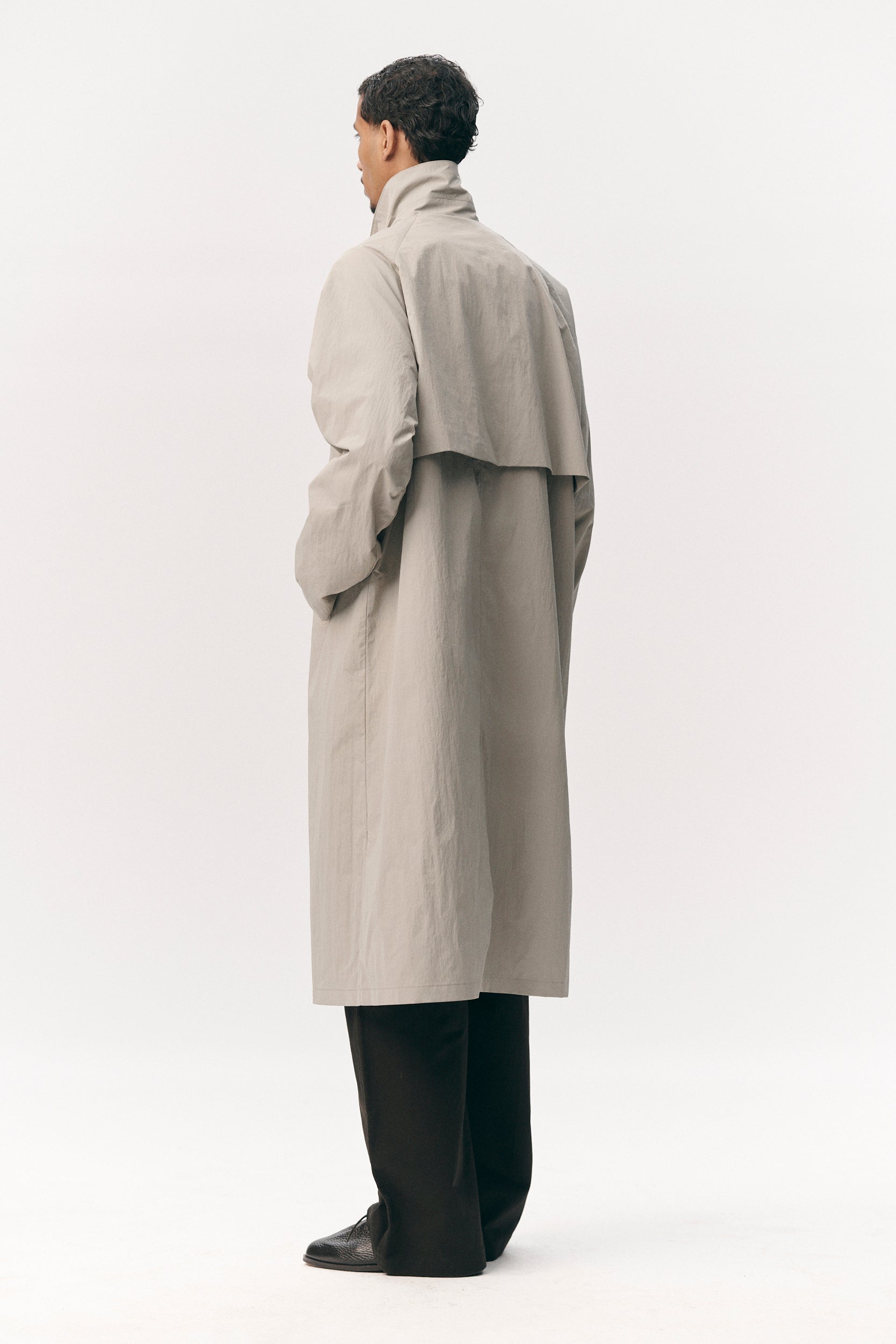 LONG COACH CRINCLE NYLON SS26 SAGE