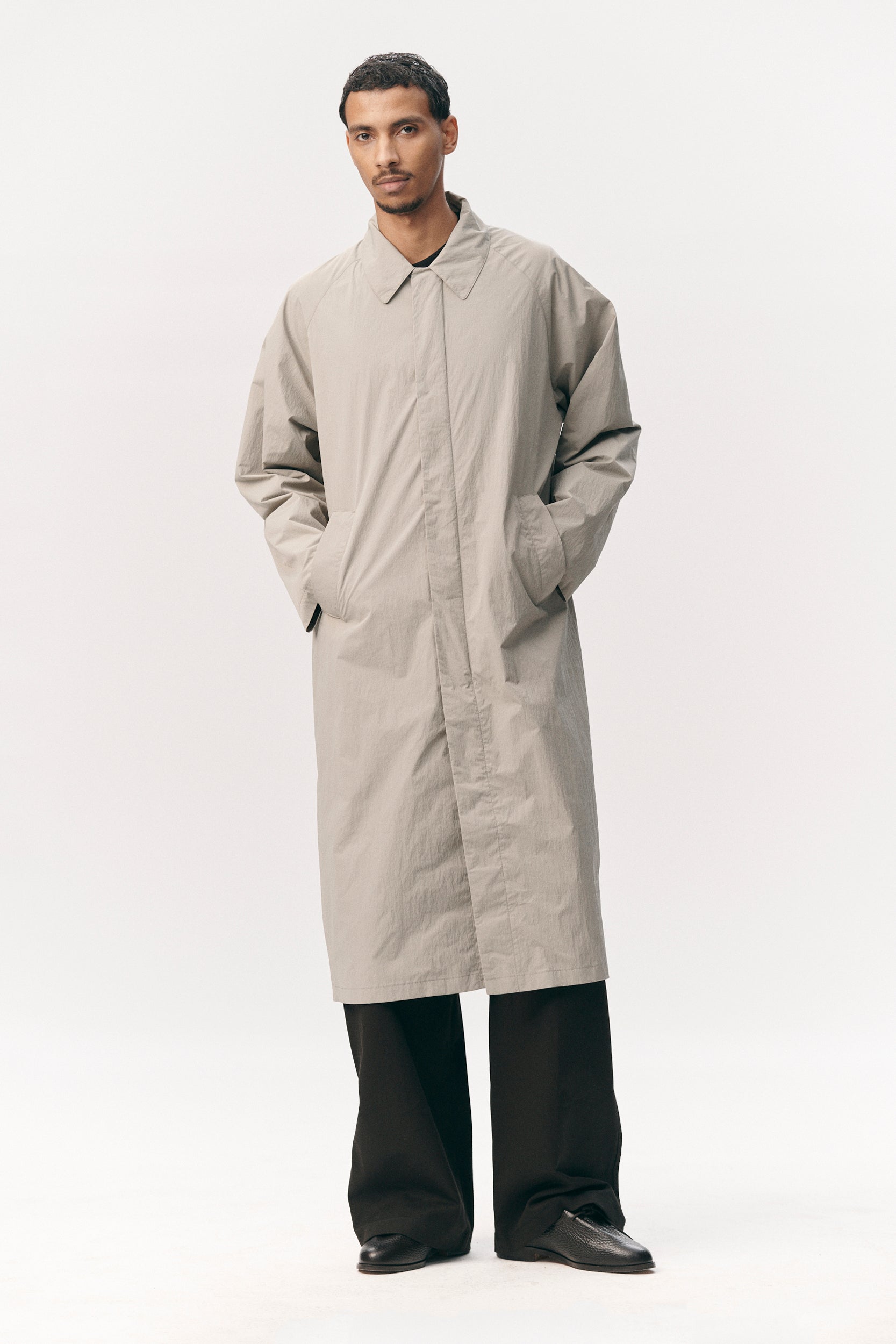 LONG COACH CRINCLE NYLON SS26 SAGE