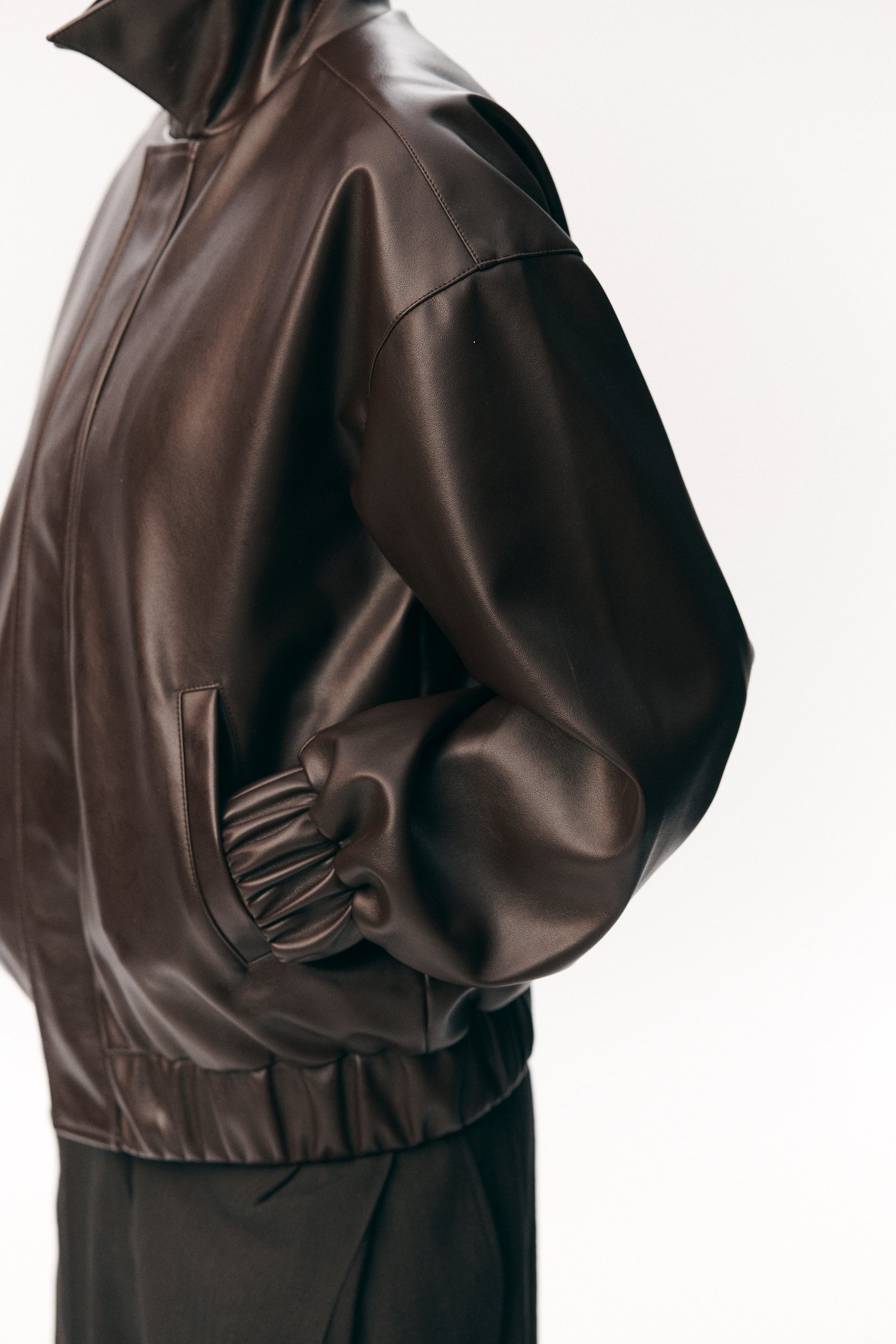 SHORT TRACKER WM SS26 DARK CHOCOLATE