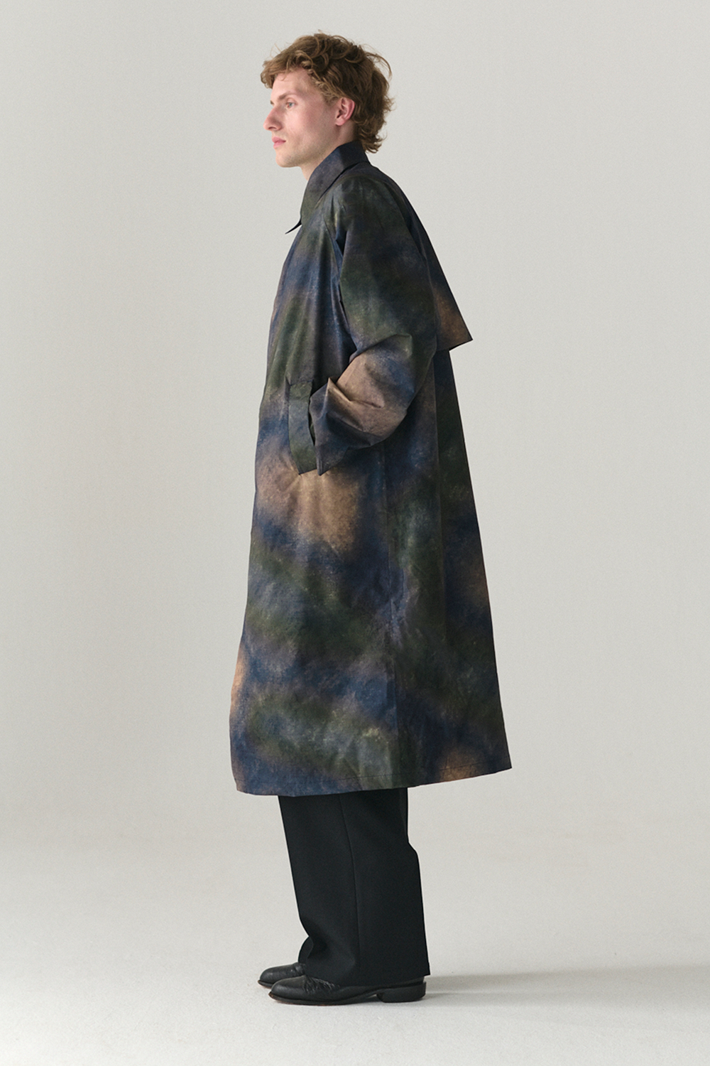 LONG COACH PRINTED UNIVERSE SS25 NAVY MENS