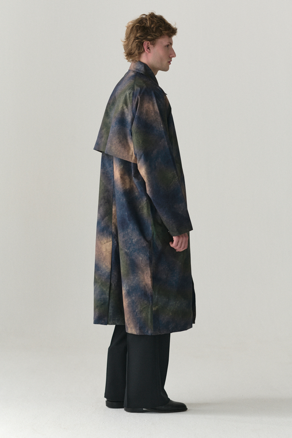 LONG COACH PRINTED UNIVERSE SS25 NAVY MENS