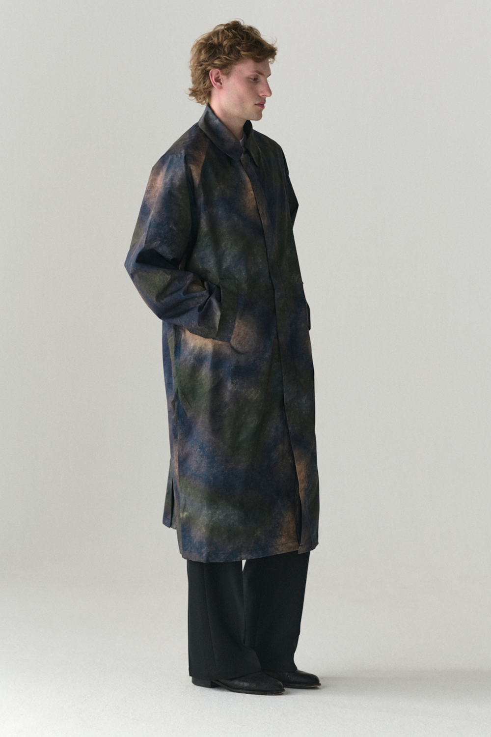 LONG COACH PRINTED UNIVERSE SS25 NAVY MENS