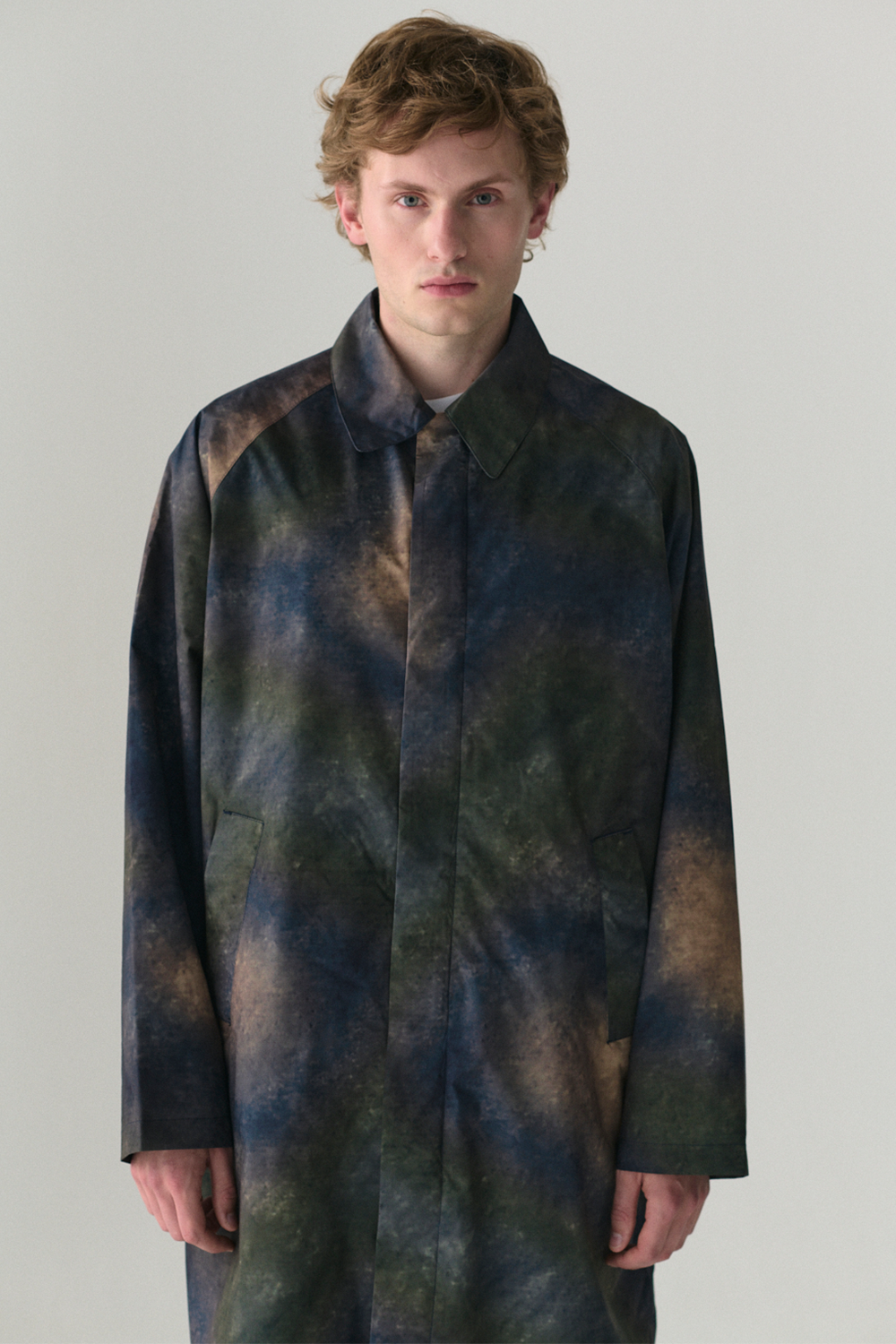 LONG COACH PRINTED UNIVERSE SS25 NAVY MENS