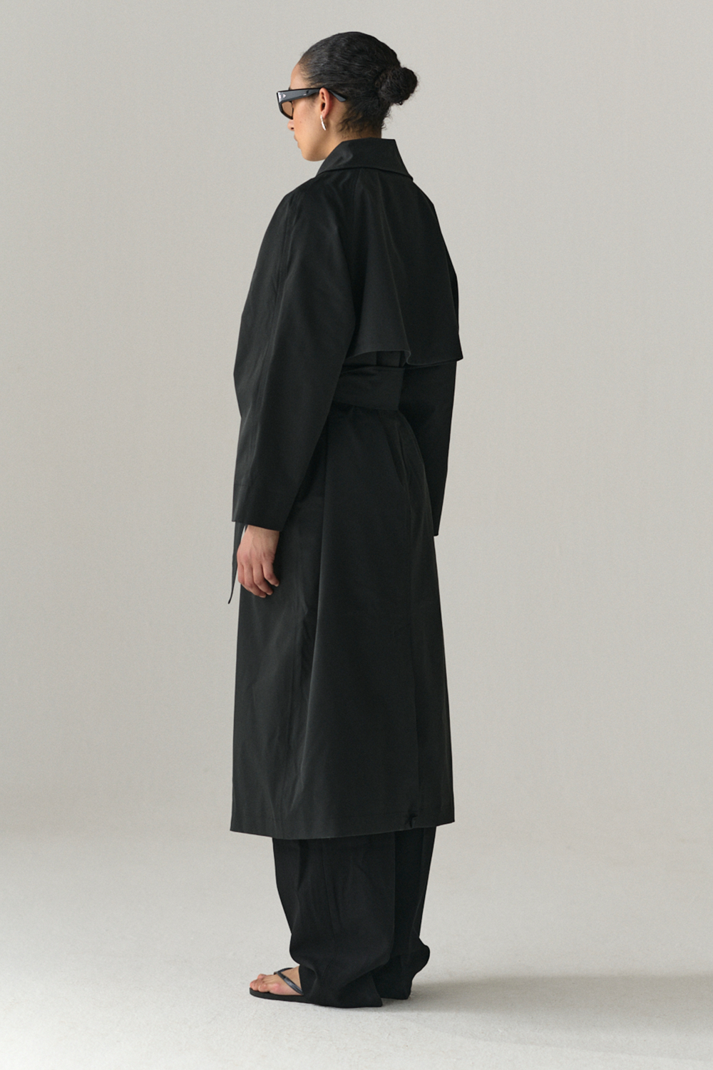 ROOMY TRENCH SS25 WASHED BLACK