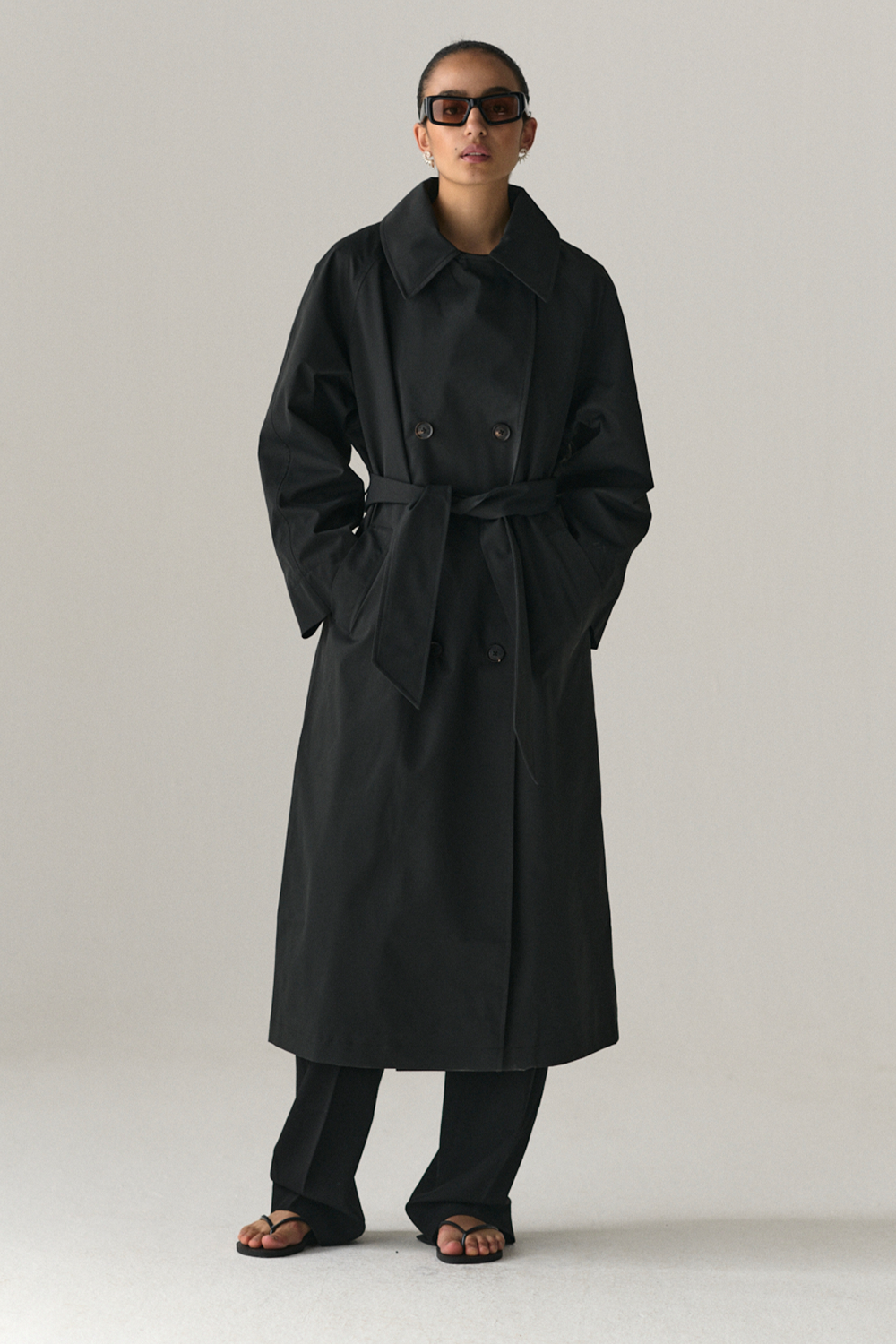 ROOMY TRENCH SS25 WASHED BLACK