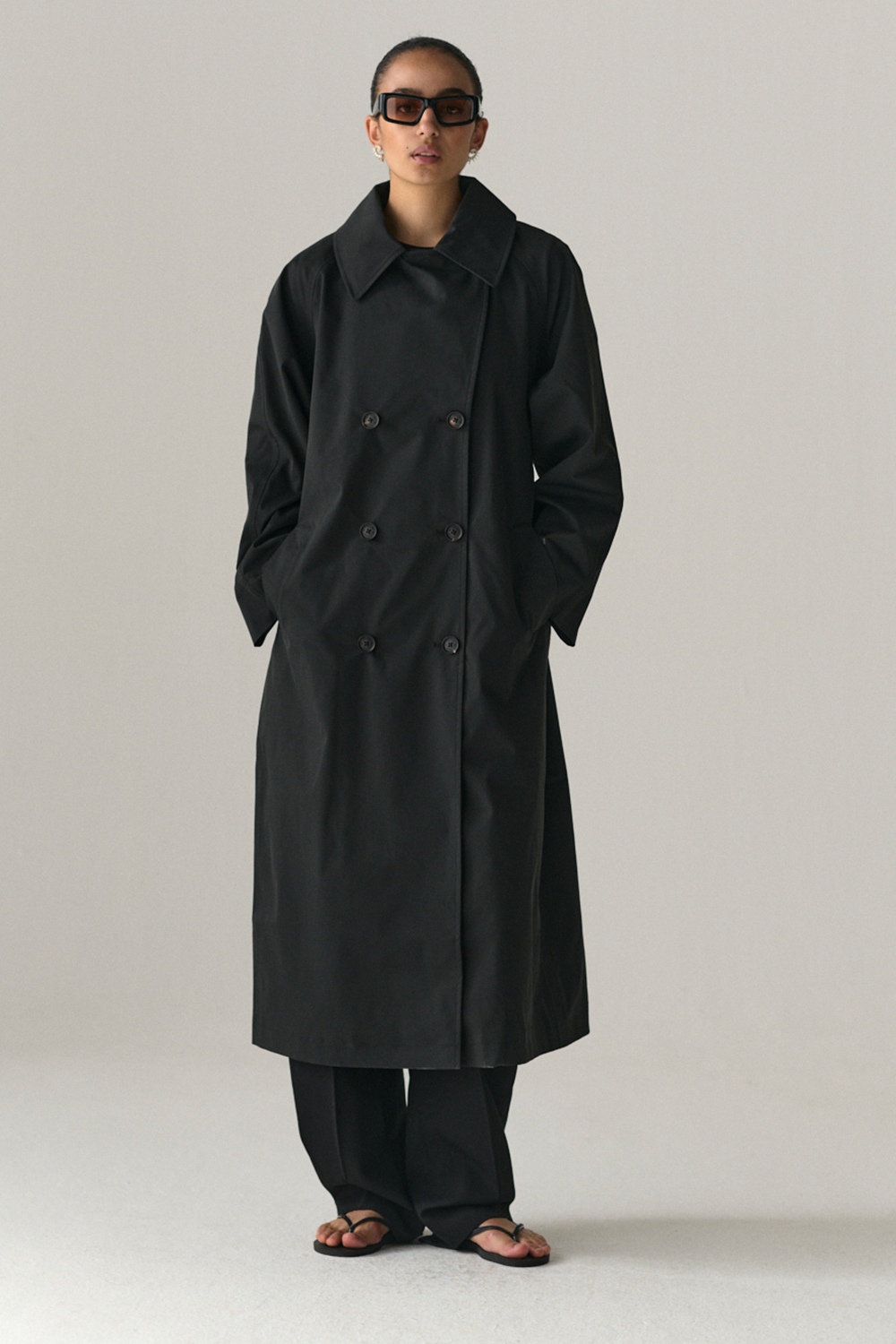 ROOMY TRENCH SS25 WASHED BLACK