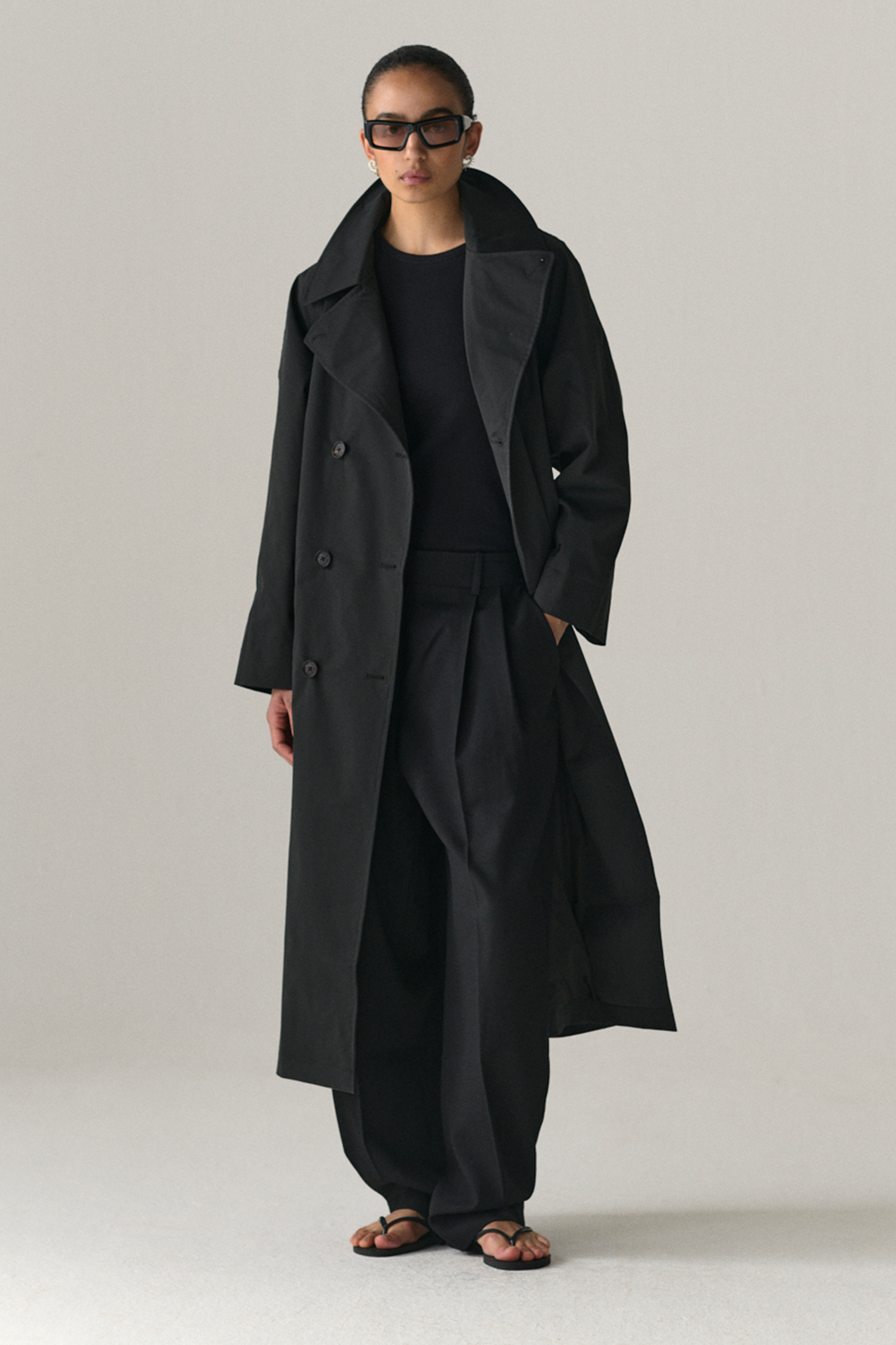 ROOMY TRENCH SS25 WASHED BLACK