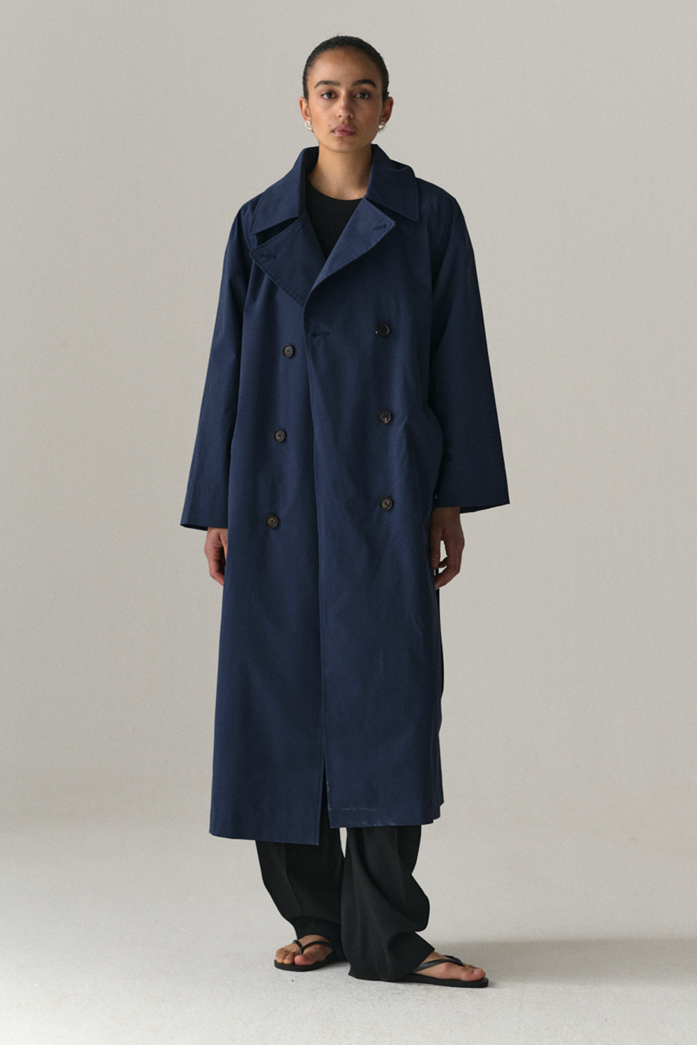 ROOMY TRENCH SS25 NAVY