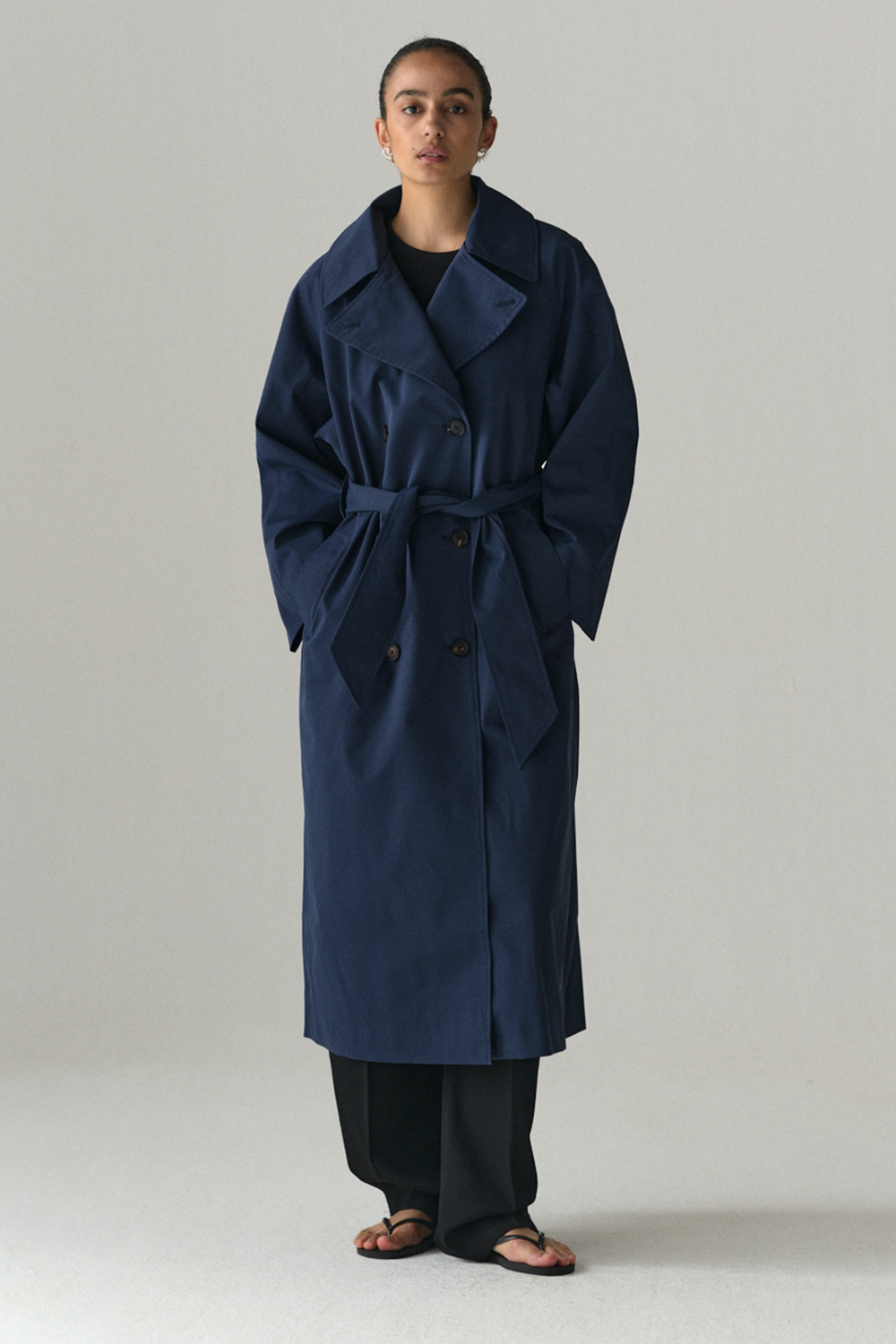 ROOMY TRENCH SS25 NAVY