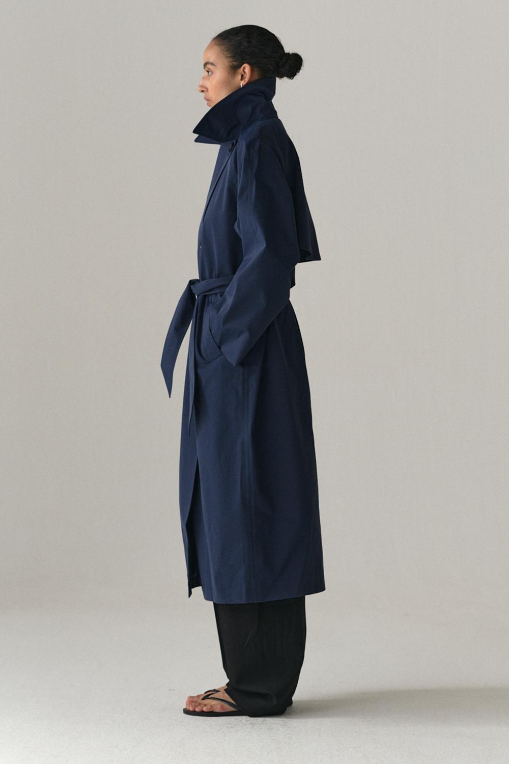 ROOMY TRENCH SS25 NAVY