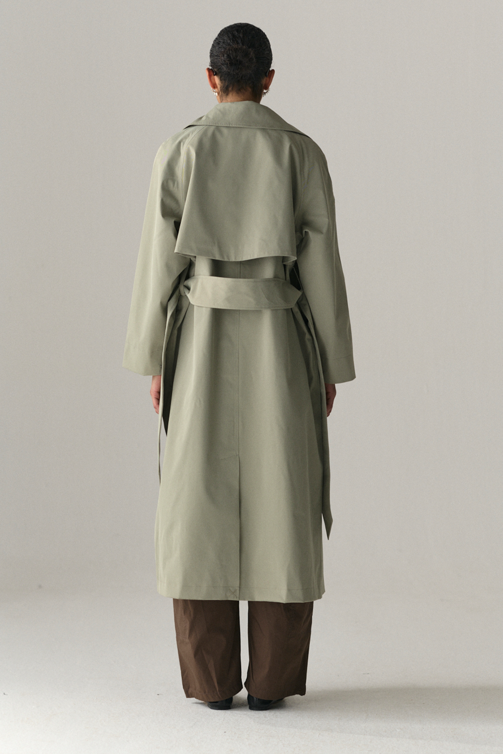 ROOMY TRENCH SS25 LIGHT GREY ARMY