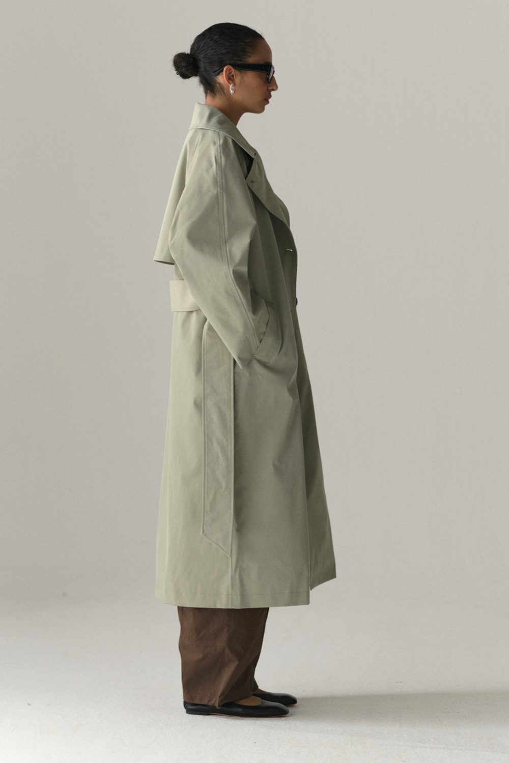 ROOMY TRENCH SS25 LIGHT GREY ARMY
