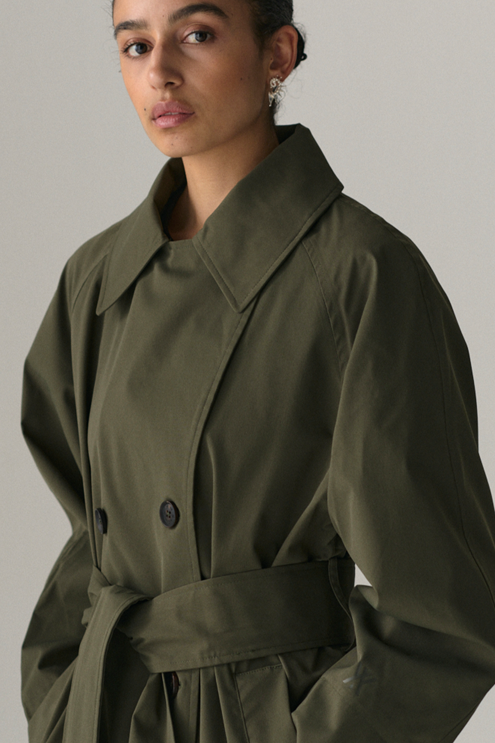 ROOMY TRENCH SS25 WASHED FOREST
