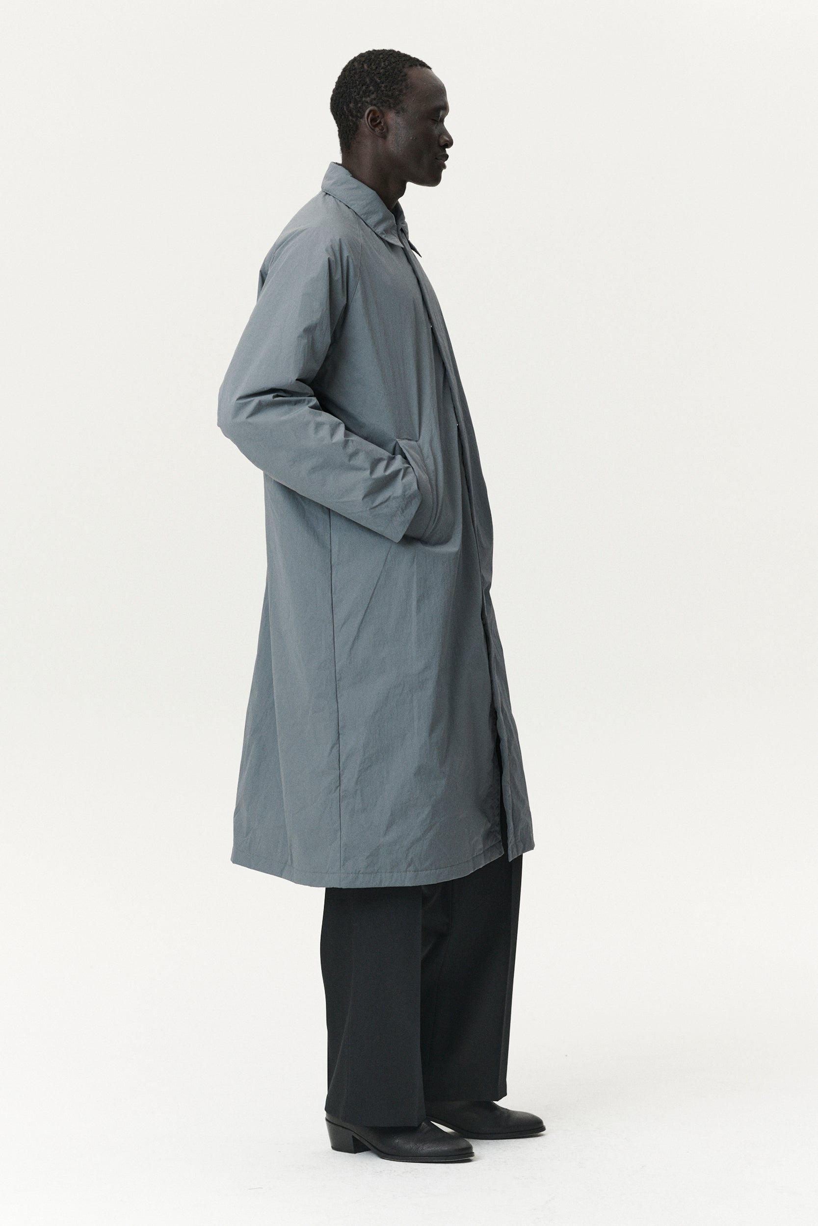 LONG COACH CRINCLE AW25 LIGHT GREY BLUE MENS