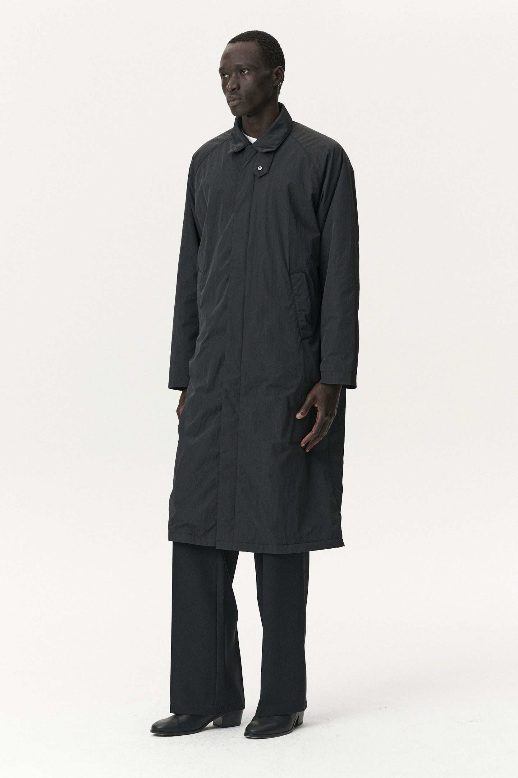 LONG COACH CRINCLE AW25 BLACK MENS