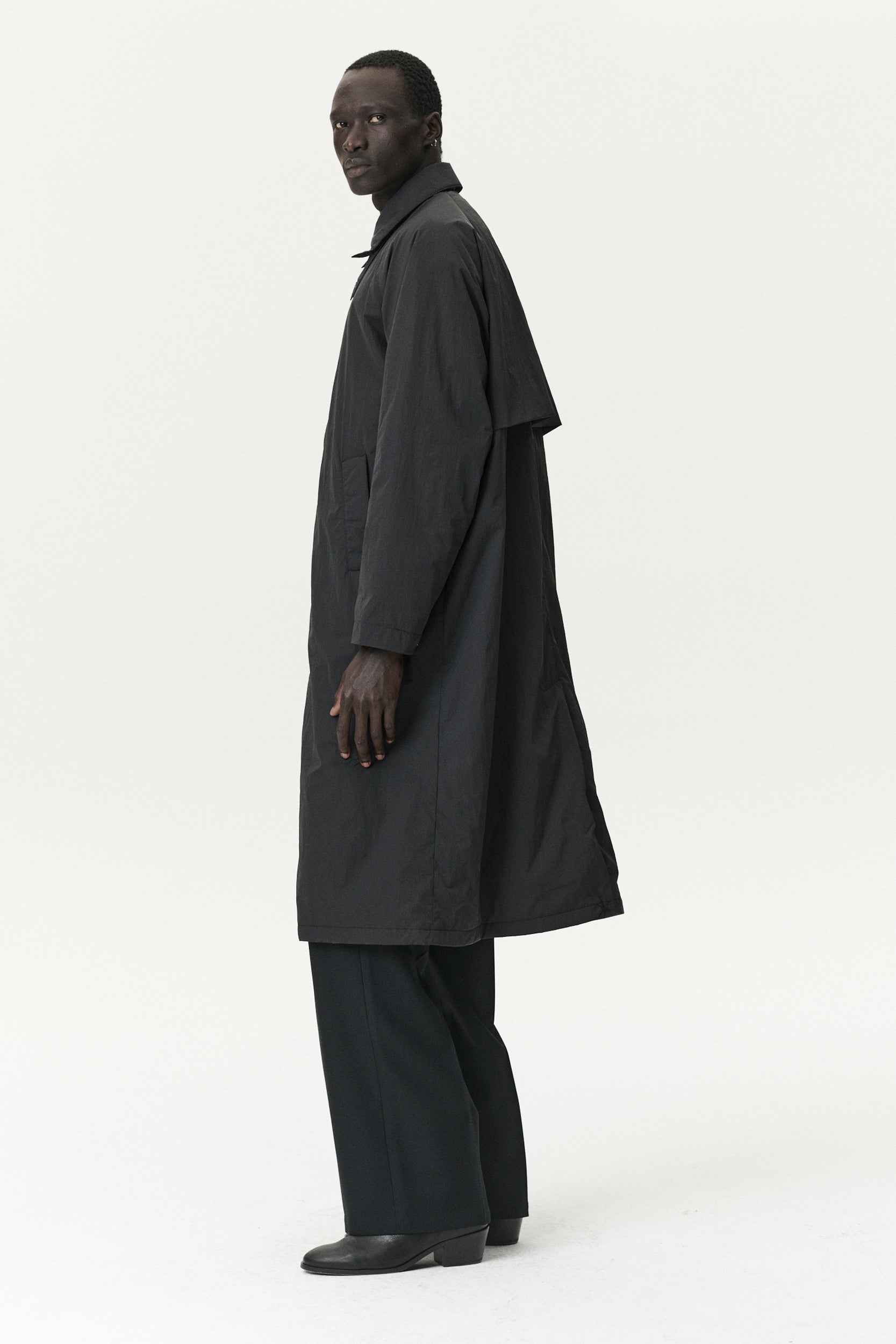 LONG COACH CRINCLE AW25 BLACK MENS