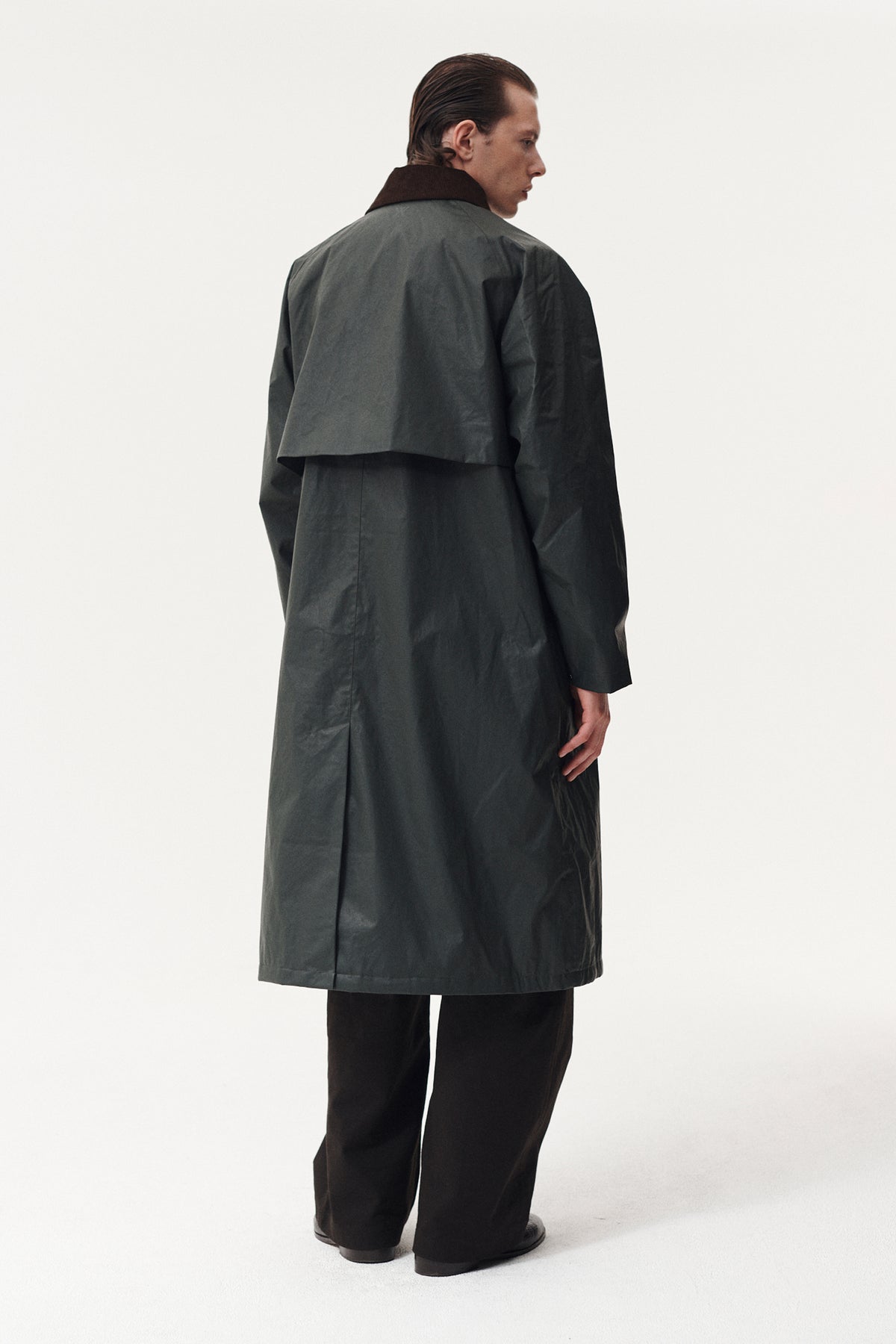 LONG COACH WAXED COT CORDU AW26 DARK GREY GREEN
