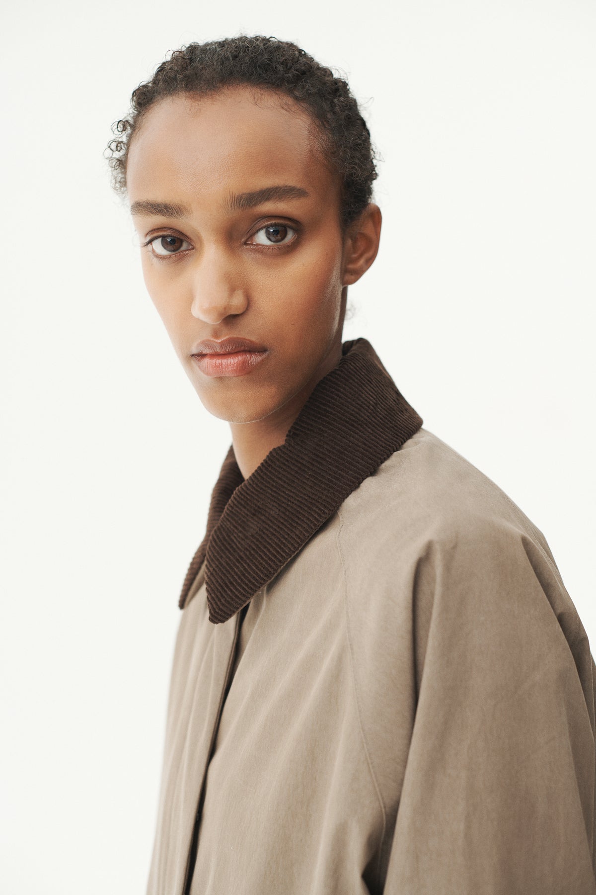 LONG COACH WASHED TENCEL WOMEN AW26 FADED CAMEL
