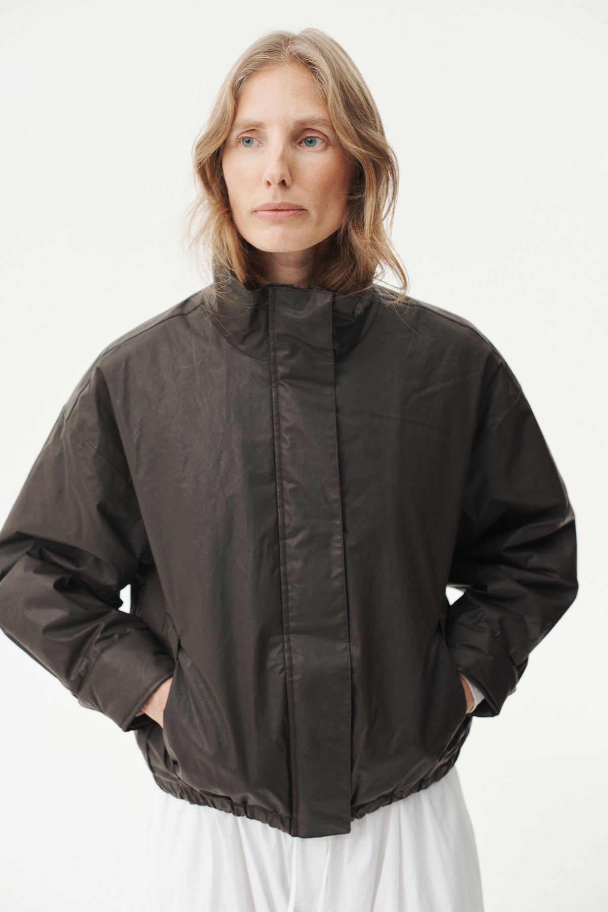 LIVA WAX AW26 DARK BROWN